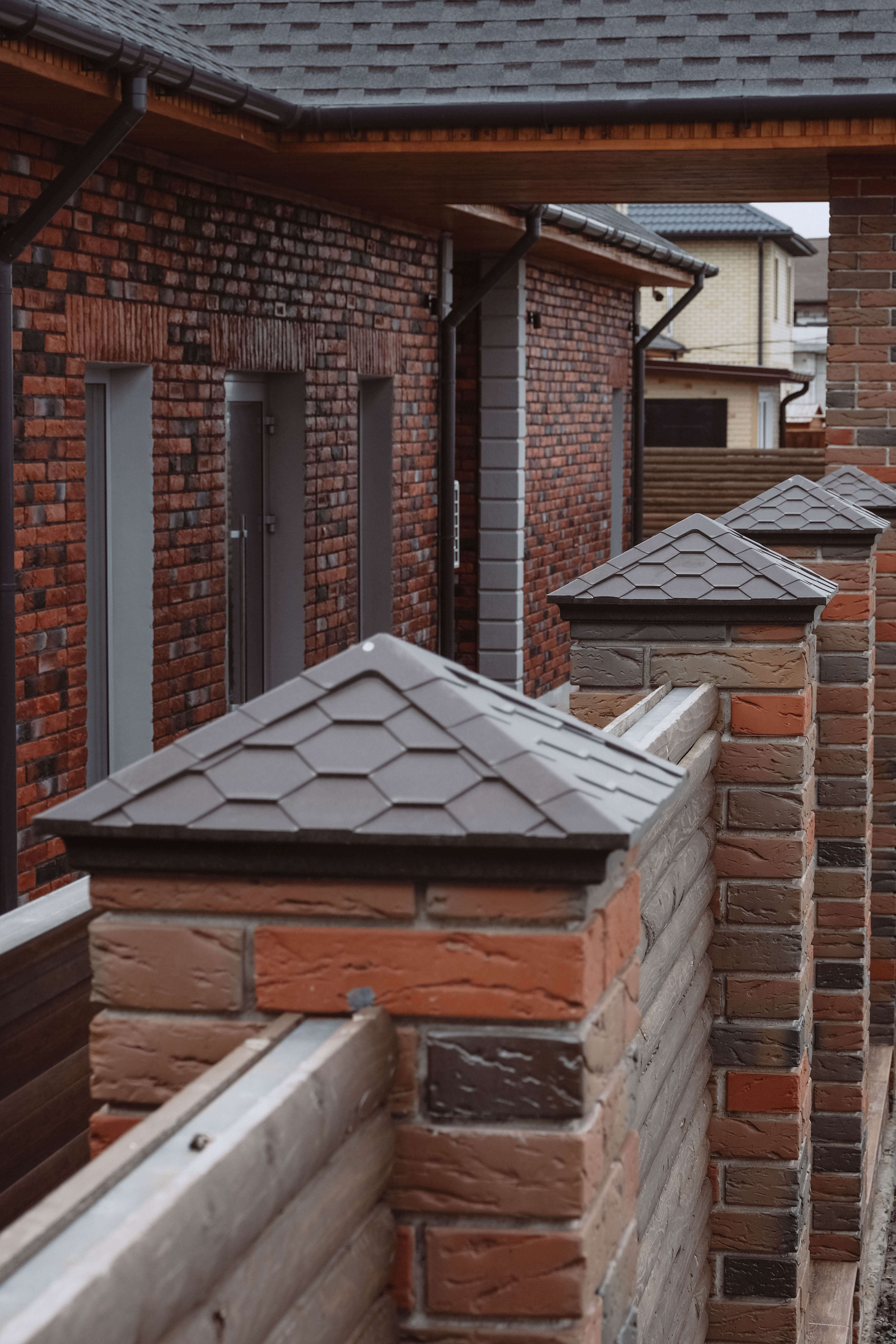 Колпак Zking Эверест Коричневый на столб 1.5х1.5 кирпича (390х390мм) в Муроме фото